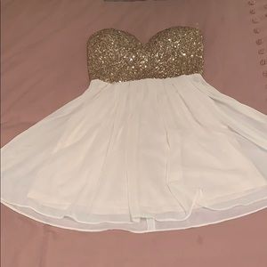 Windsor Sweetheart Sequin Dress